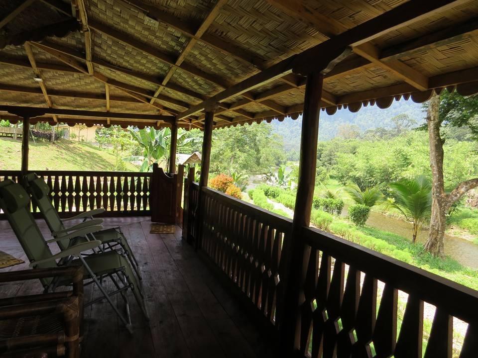 Batu Kapal Jungle Houses Ξενοδοχείο Berastagi Εξωτερικό φωτογραφία